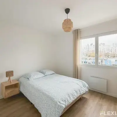 Ideal T5 in the 15th district of Paris