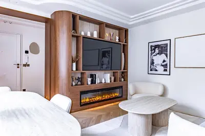 Télévision ou salle de divertissement dans l'établissement Neuilly ,5 stars ,quartier chic & ultra sécurisé