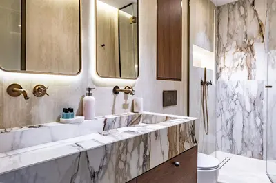 Salle de bains dans l'établissement Neuilly ,5 stars ,quartier chic & ultra sécurisé