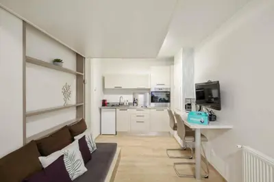Cuisine ou kitchenette dans l'établissement Beautiful and modern studio for 2 near Bastille