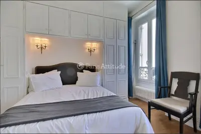 Un ou plusieurs lits dans un hébergement de l'établissement Furnished 3 Bedrooms - 68m2 - M Sablons