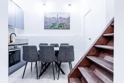 Cuisine ou kitchenette dans l'établissement Modern Courtyard House 6mn from Gare Montparnasse