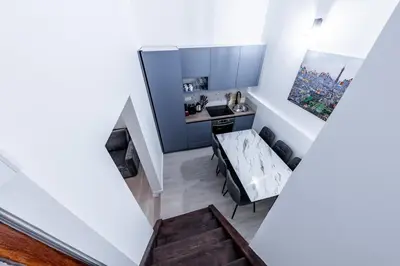 Cuisine ou kitchenette dans l'établissement Modern Courtyard House 6mn from Gare Montparnasse