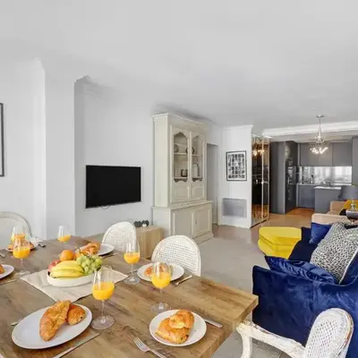 Champs-Élysées & Arc de Triomphe - 2BR - Paris Vacation Rentals