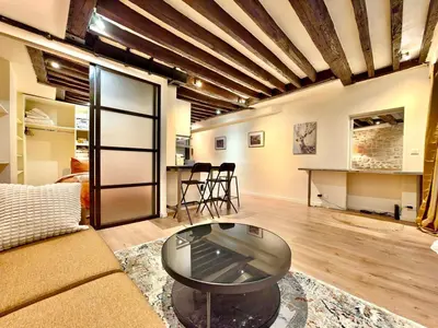 Cuisine ou kitchenette dans l'établissement Paris Loft for 4 by Chatelet & Montorgueil & Metro N2-46