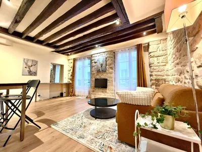 Coin salon dans l'établissement Paris Loft for 4 by Chatelet & Montorgueil & Metro N2-46