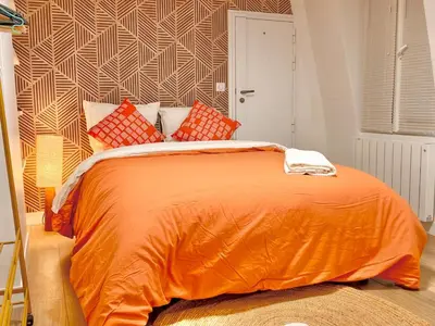 Un ou plusieurs lits dans un hébergement de l'établissement Cozy Latin Quarter Stay near the Seine & Metro & For 4 N6-10
