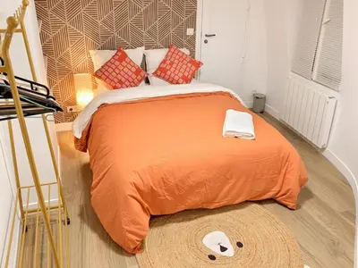 Un ou plusieurs lits dans un hébergement de l'établissement Cozy Latin Quarter Stay near the Seine & Metro & For 4 N6-10