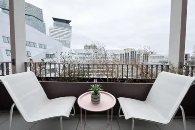 Balcon ou terrasse dans l'établissement Magnifique Studio au bord de la Seine