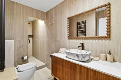 Salle de bains dans l'établissement 31 Flat 8 person St Lazare Galerie LaFayette Paris 8th