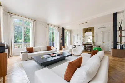 Coin salon dans l'établissement Prestigious Avenue Foch Apartment with Private Garden