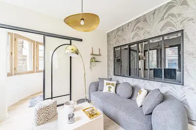 Coin salon dans l'établissement Modern Family Suite with 3 bedrooms and 2 bathrooms for 6 people