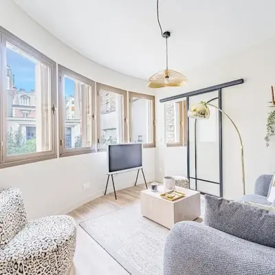 Modern Family Suite with 3 bedrooms and 2 bathrooms for 6 people