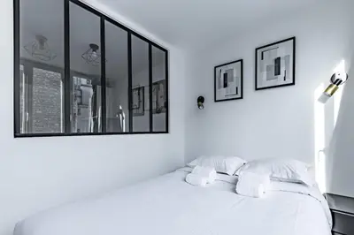 Un ou plusieurs lits dans un hébergement de l'établissement Comfortable Apartment , Porte-Dorée District, Paris