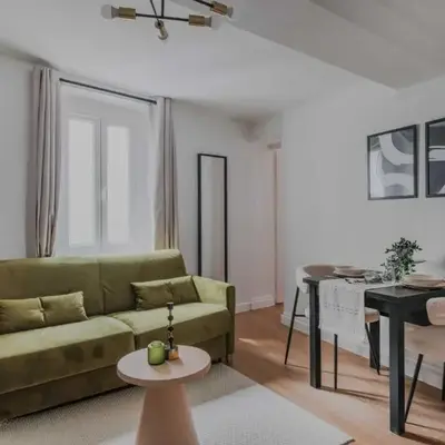 Charming Flat - 1BR 4P - Voltaire Nation