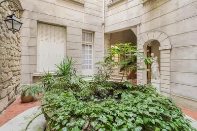 Jardin de l'établissement Cozy 4P apartment Place des Vosges Metro St Paul