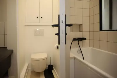 Salle de bains dans l'établissement Studio fonctionnel tout equipe Batignolles - 2P