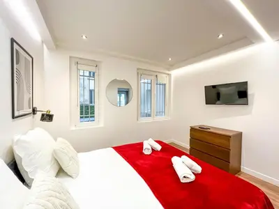 Un ou plusieurs lits dans un hébergement de l'établissement UrbanFlat 201 - Beautiful 2 Bedroom Flat in the center of Paris