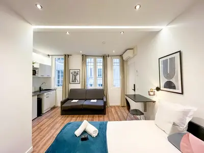Un ou plusieurs lits dans un hébergement de l'établissement UrbanFlat 202 - Beautiful Studio in the center of Paris