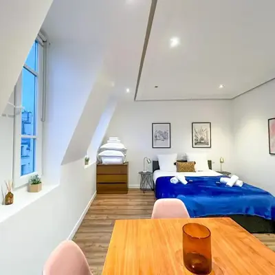 UrbanFlat 211 - Large Studio for 4 in the center of Paris