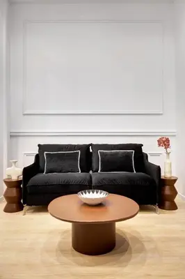 Coin salon dans l'établissement Duplex Prestige avec Billard et Baignoire