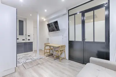 Cuisine ou kitchenette dans l'établissement Appartement Cosy Gare de Lyon