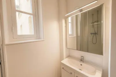 Salle de bains dans l'établissement Paris 18 - Sejour Cosy 2 Pieces Proche Metro