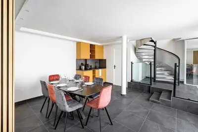 Cuisine ou kitchenette dans l'établissement Charming Duplex Apartment with AC near Picpus