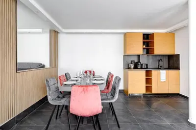 Cuisine ou kitchenette dans l'établissement Charming Duplex Apartment with AC near Picpus