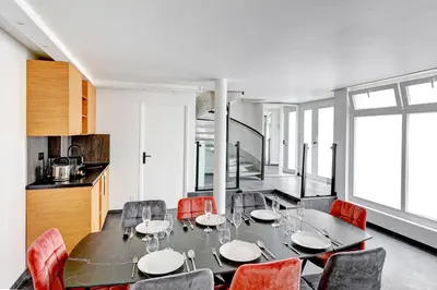 Cuisine ou kitchenette dans l'établissement Charming Duplex Apartment with AC near Picpus