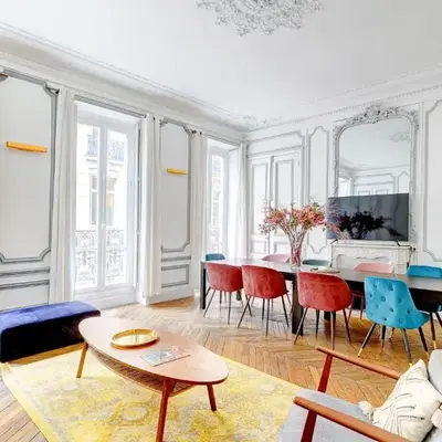 Prestige Parisien Avenue des Champs-Elysees