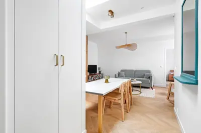 Coin salon dans l'établissement Apartment 2 or 4 people Eiffel Tower and Invalides