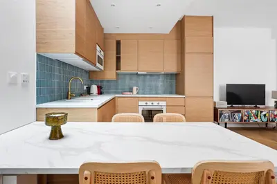 Cuisine ou kitchenette dans l'établissement Apartment 2 or 4 people Eiffel Tower and Invalides