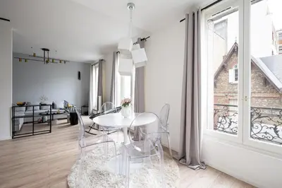 Coin salon dans l'établissement Paris Expo Charm, 52m2, Couples&Business Friendly, 5mn walk to Expo Center Porte de Versailles
