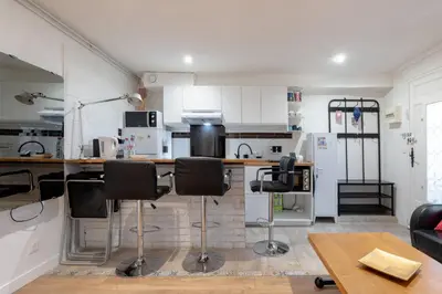 Cuisine ou kitchenette dans l'établissement 1BR in Trendy South Pigalle - Quiet Stay in Paris