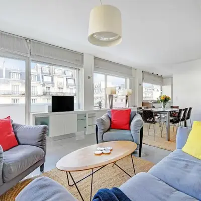 Exceptional 3BDR 6P apt - View of the Eiffel Tower