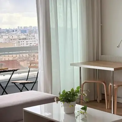Dans le 19ème de Paris avec vue sur toute la ville