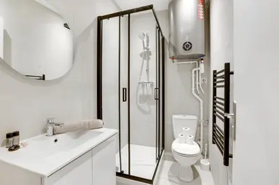 Salle de bains dans l'établissement Studio cosy & élégant au cœur de Paris