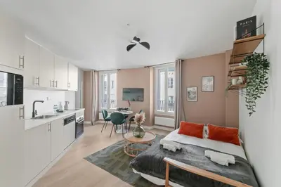 Télévision ou salle de divertissement dans l'établissement Lavie Maison - Appartement proche de Montmartre