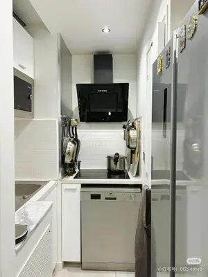 Cuisine ou kitchenette dans l'établissement Design & Quiet Apartment with Garden View, Paris Xeme