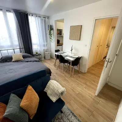 Modern studio for 3