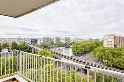 Vue sur la rivière ou le fleuve situé(e) à proximité de l'appartement