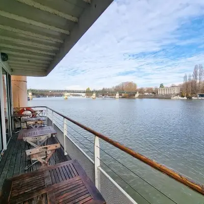EXIGEHOME-Large houseboat with rooftop and spa near Paris
