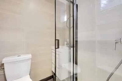Salle de bains dans l'établissement Appartement charmant pour 2, Batignolles