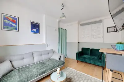 Coin salon dans l'établissement Appartement charmant pour 2, Batignolles