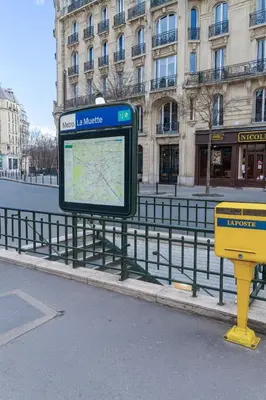Plan de l'établissement Appartement au cœur du 16e, proche Tour Eiffel