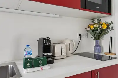 Plateau bouilloire dans l'établissement Lavie Maison - Studio Batignolles & Montmartre