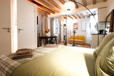 Un ou plusieurs lits dans un hébergement de l'établissement Charming Apartment in Notre-Dame