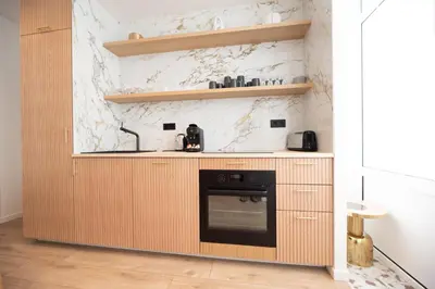Cuisine ou kitchenette dans l'établissement Elegant Flat near République & Canal Saint Martin
