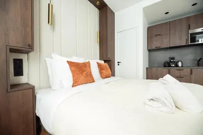 Un ou plusieurs lits dans un hébergement de l'établissement Elegant Flat near République & Canal Saint Martin